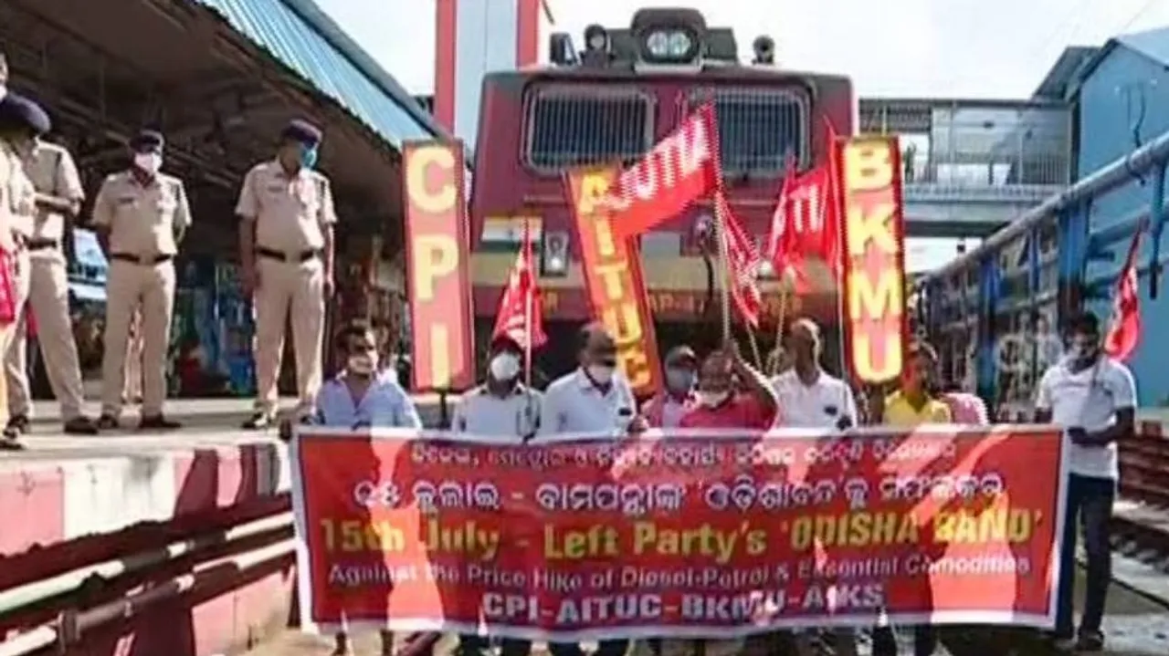 Rail Roko In Bhubaneswar As Left Parties Kick Off 6-Hr Odisha Bandh