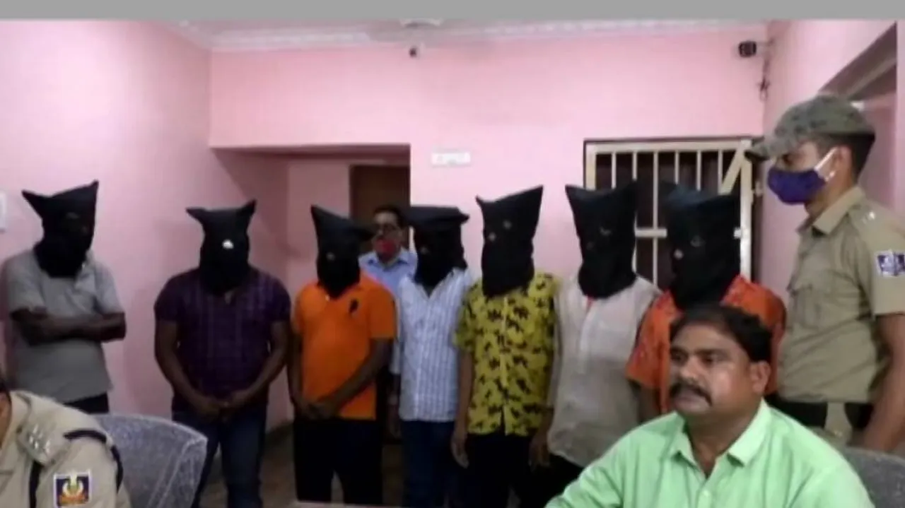 Tipper Truck Loot Gang Ends In Police Net In Sundargarh 