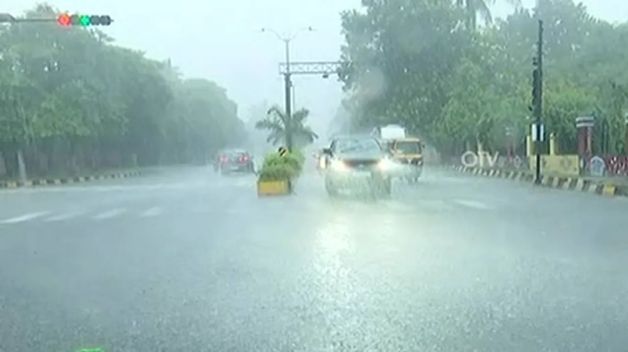 35 Hrs Heavy Rainfall In Odisha 