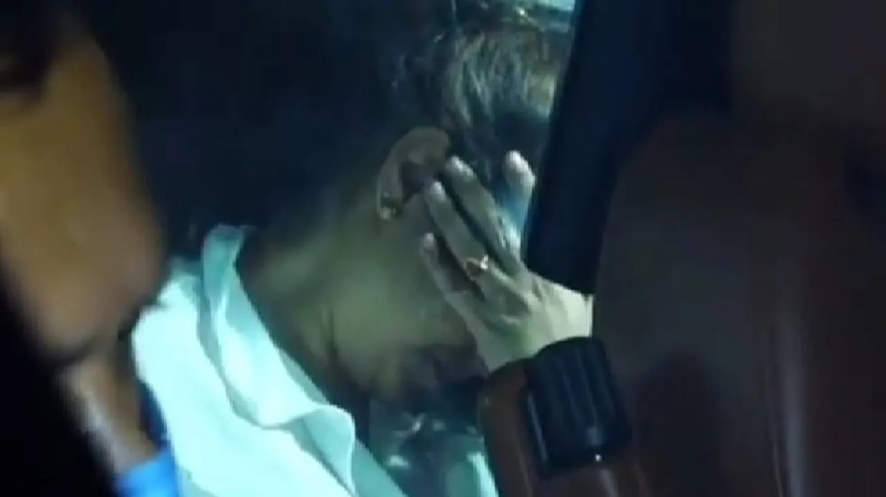 Gauri Khan Sobbing After Court Denies Bail To Aryan