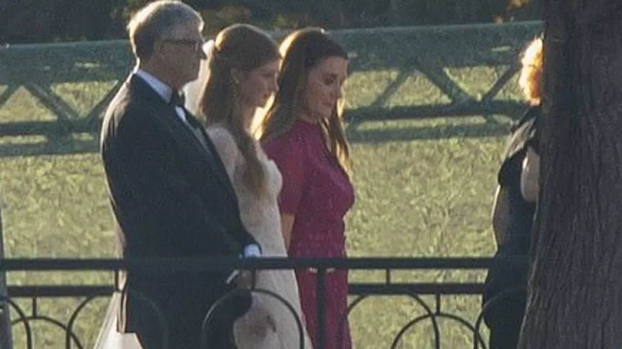 Bill, Melinda Gates Walk Daughter Down The Aisle