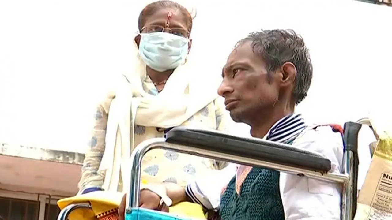 Presumed Dead, Man Reunites With Sister After 25 Years; Know How It Happened