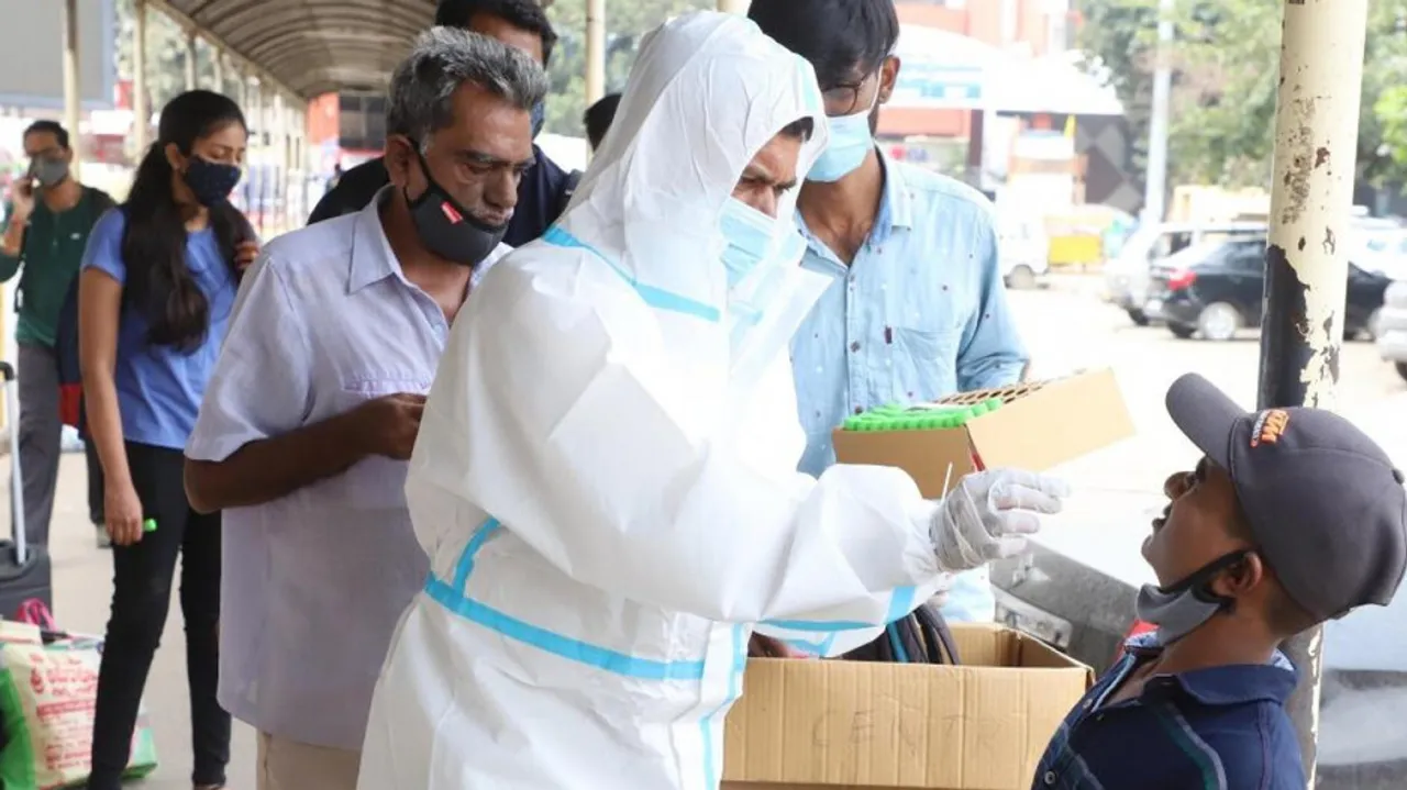 India Records 8,439 New COVID-19 Cases, 195 Fatalities