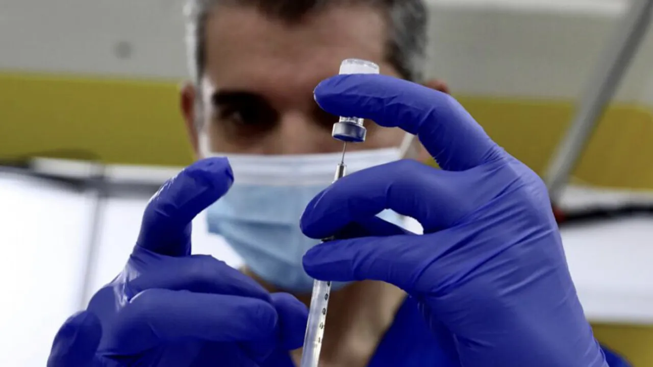 US Authorises Covid Boosters For Teens Amid Omicron Fears