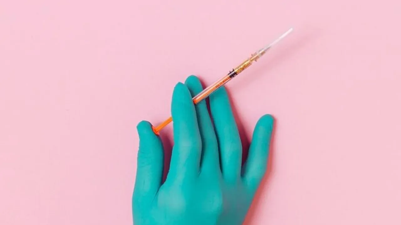 Oxford-AstraZeneca Begins Work On Vaccine To Target Omicron