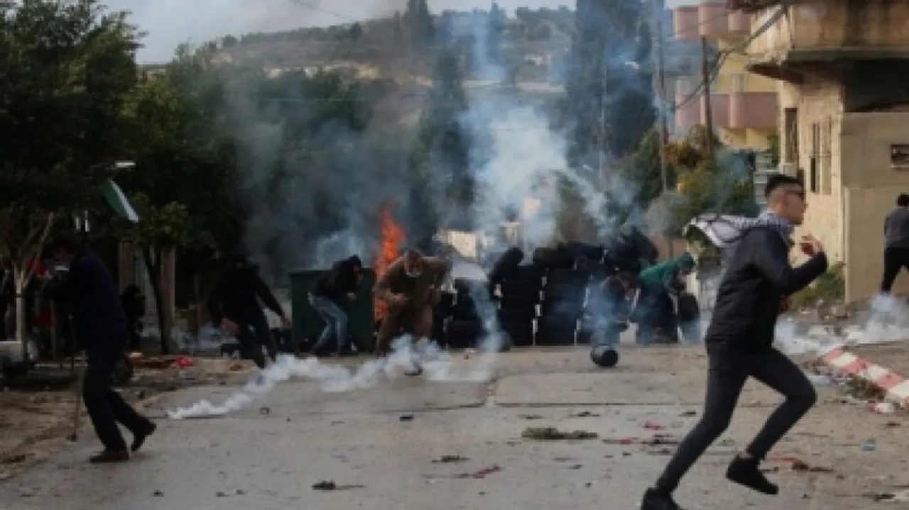 Hundreds Of Palestinians Injured In Fierce West Bank Clashes