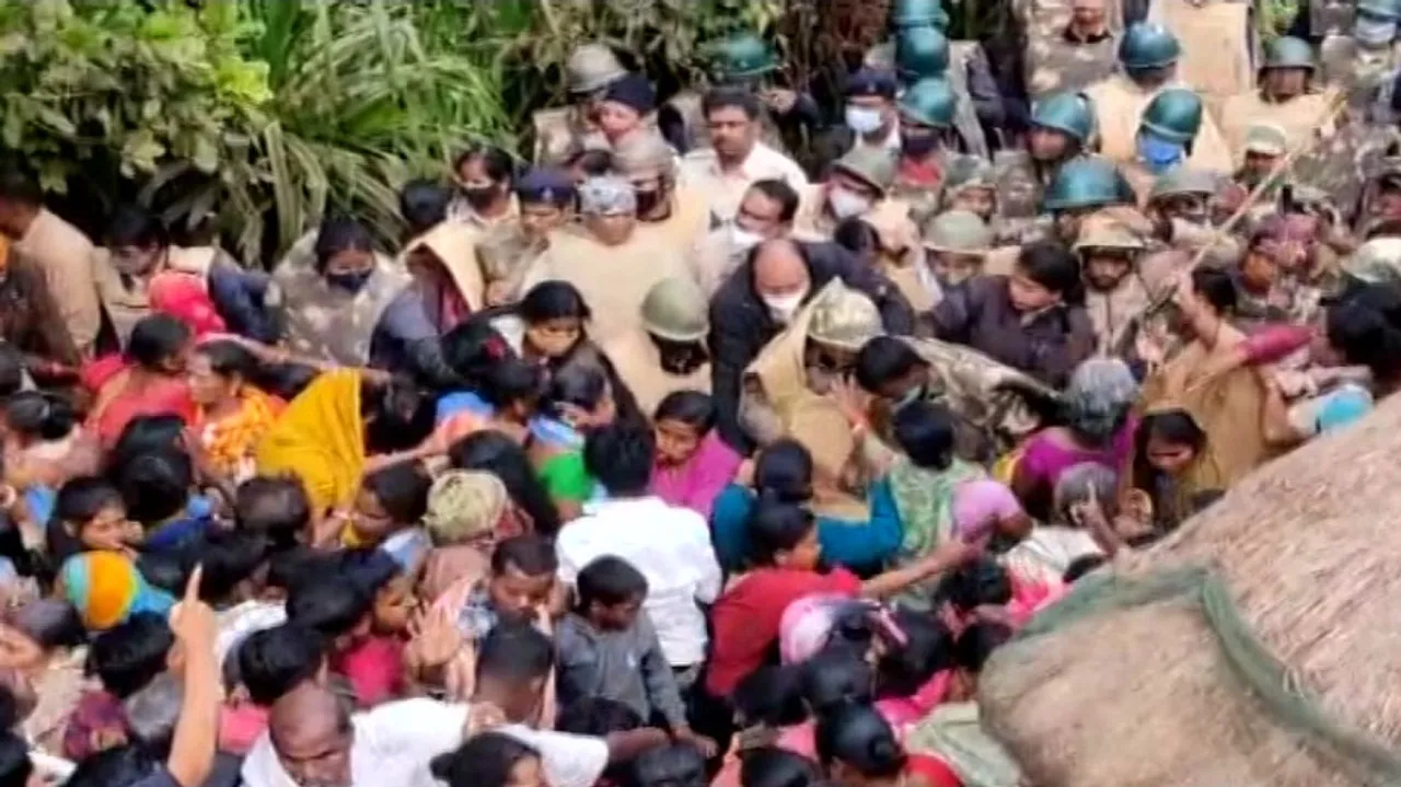 Tension Erupts In Dhinkia