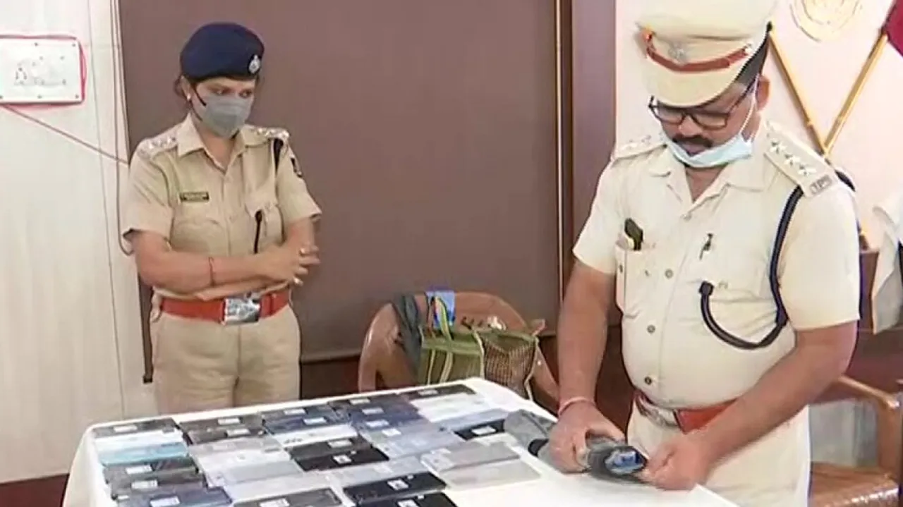 Bolangir Police Round Up Criminal Gang Near Nepal Border; Recover Rs 30L Worth Stolen Mobile Phones
