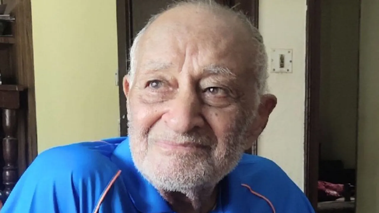 Hockey Legend Charanjit Singh Dies