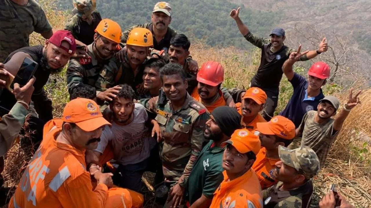 Army Rescues Trekker Trapped In Fault Line For Nearly Two Days In Kerala Mountain #WATCH