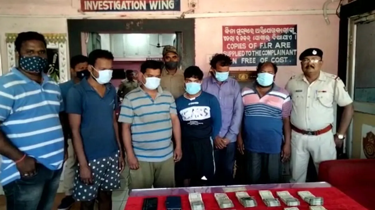 Police Bust Gang Of Truck Lifters In Odisha’s Cuttack, 5 Held