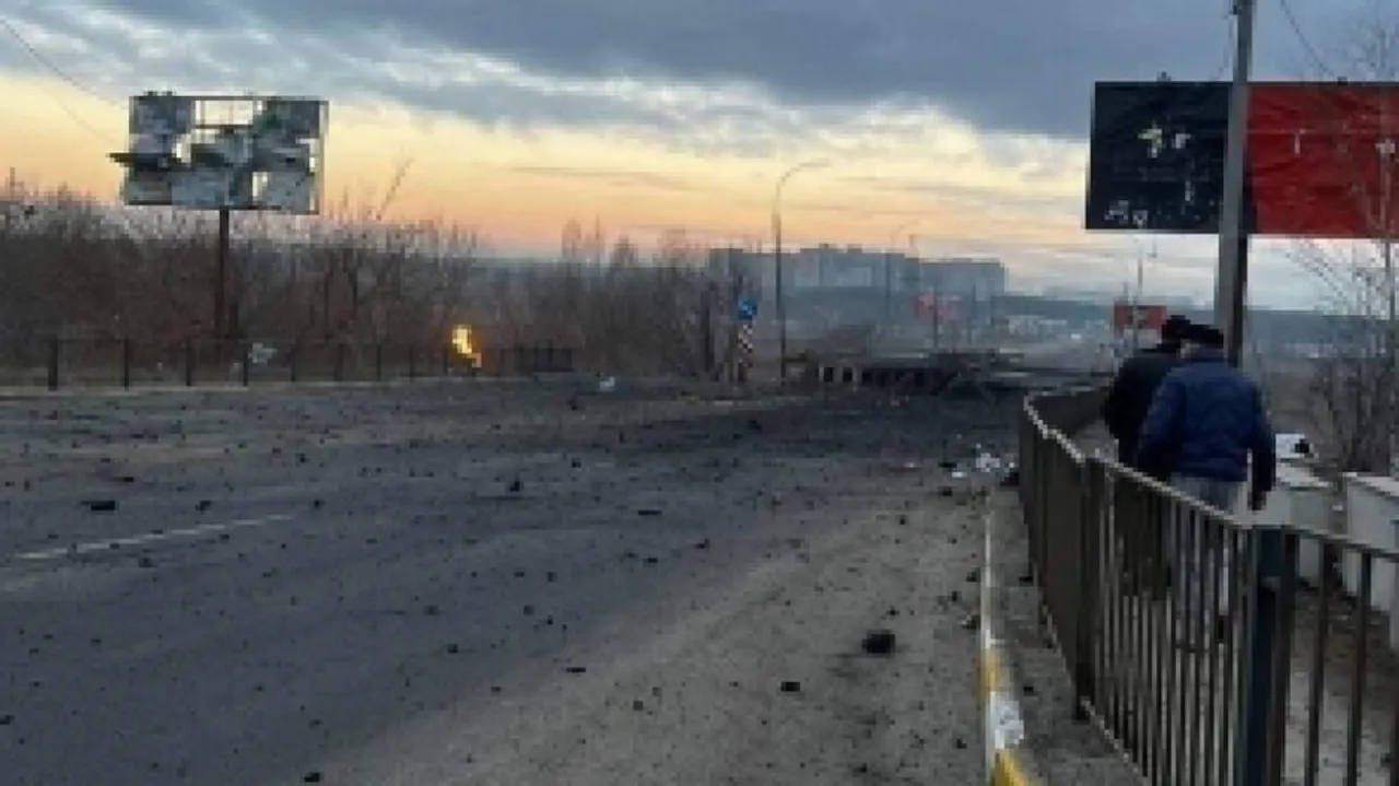 Ukrainians Asked To Confuse Russian Forces By Removing Names Of Streets, Cities From Road Signs