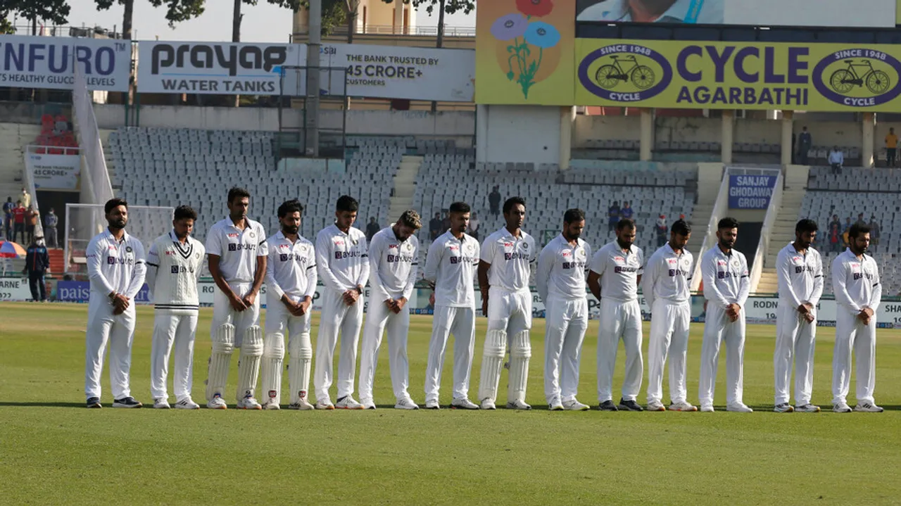 Warne: India, SL Players Wear Black Armbands, Observe Minute's Silence