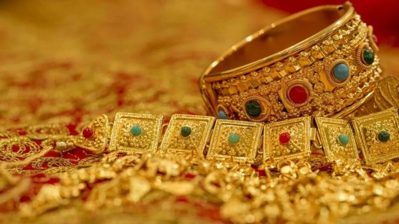 Gold Rush: Ukraine War Pushes Up Global Prices To $2K