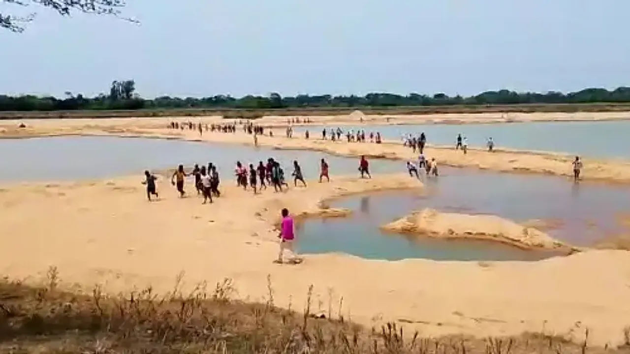 Two plus 2 students drown in Mahanadi, girl missing after jumping into Baitarani  