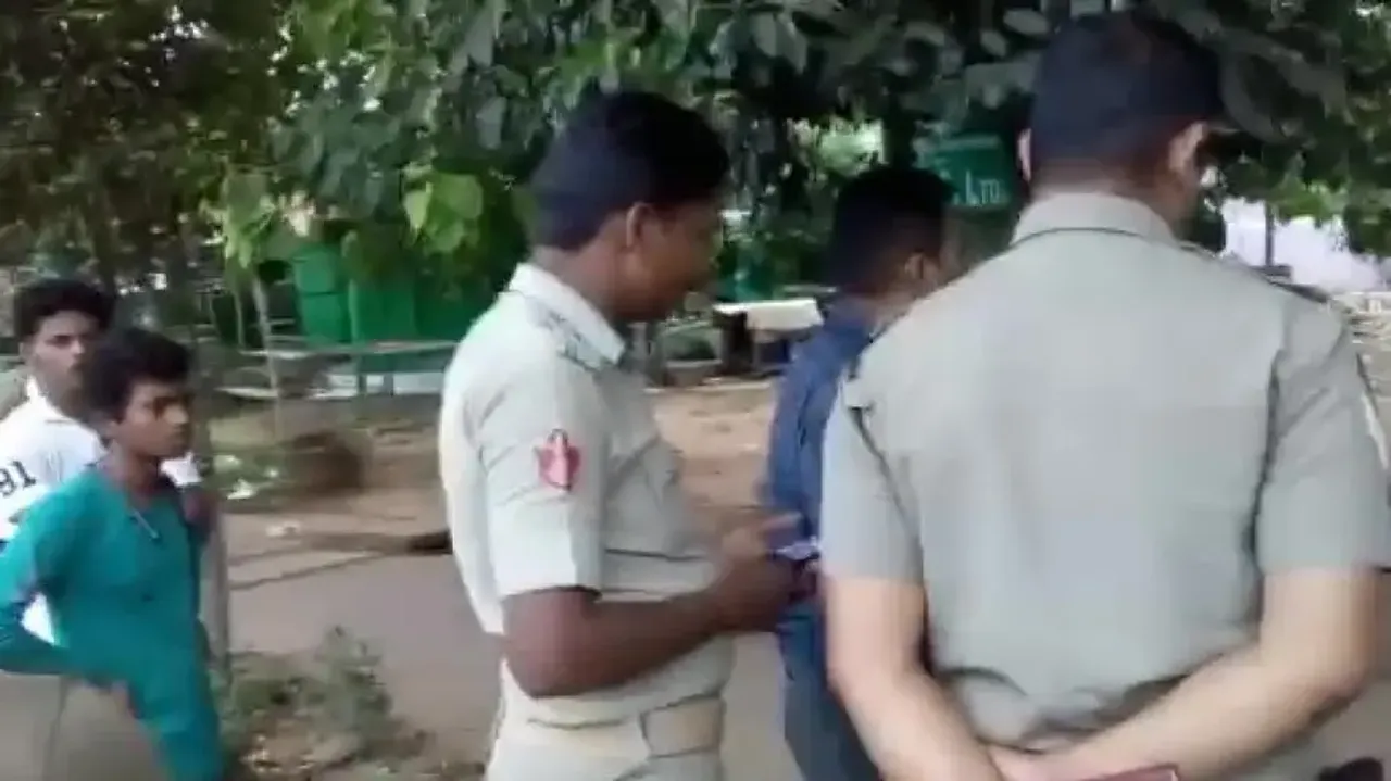 Body Of Man Found Tied To Roadside Tree In Bhubaneswar