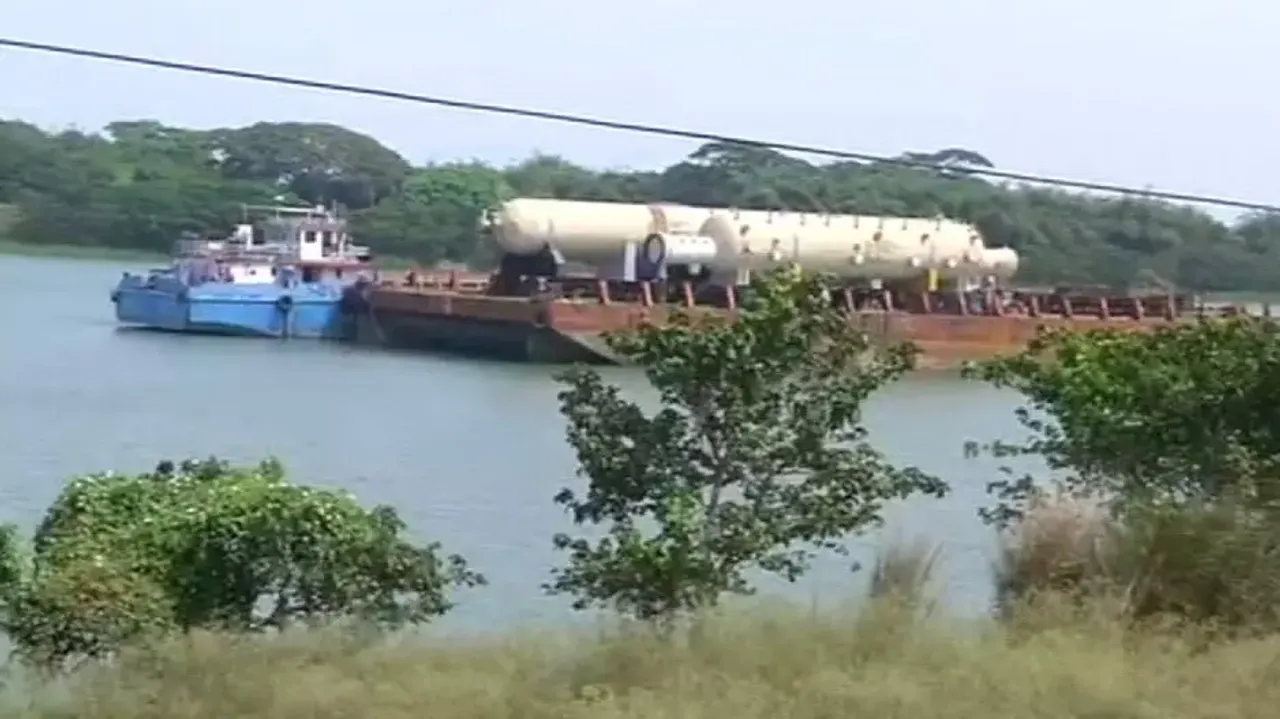 Boat Stuck In Luna River In Kendrapara
