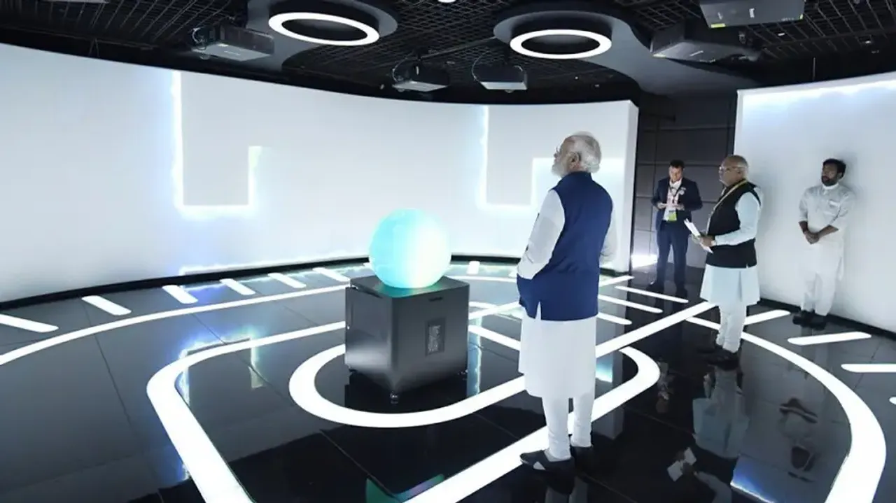 PM Modi visits 'Pradhanmantri Sangrahalaya'