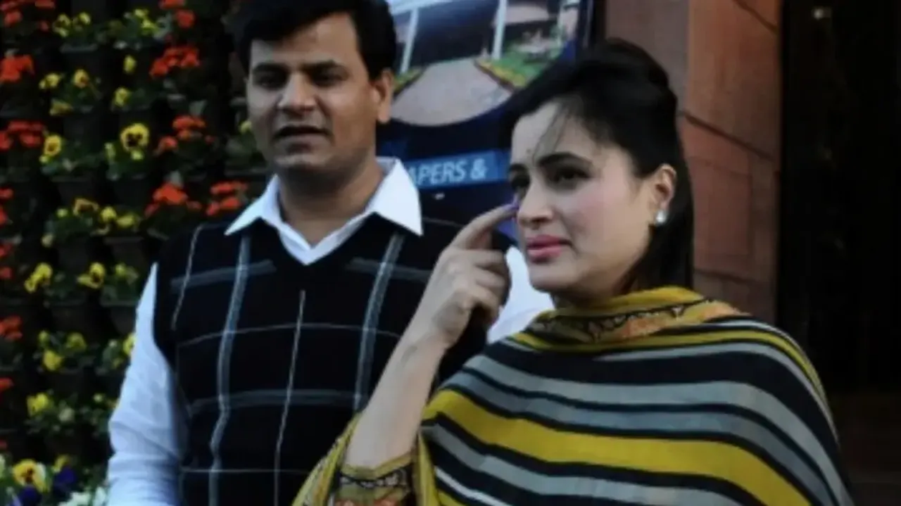 MP Navneet Rana & Husband Ravi Rana
