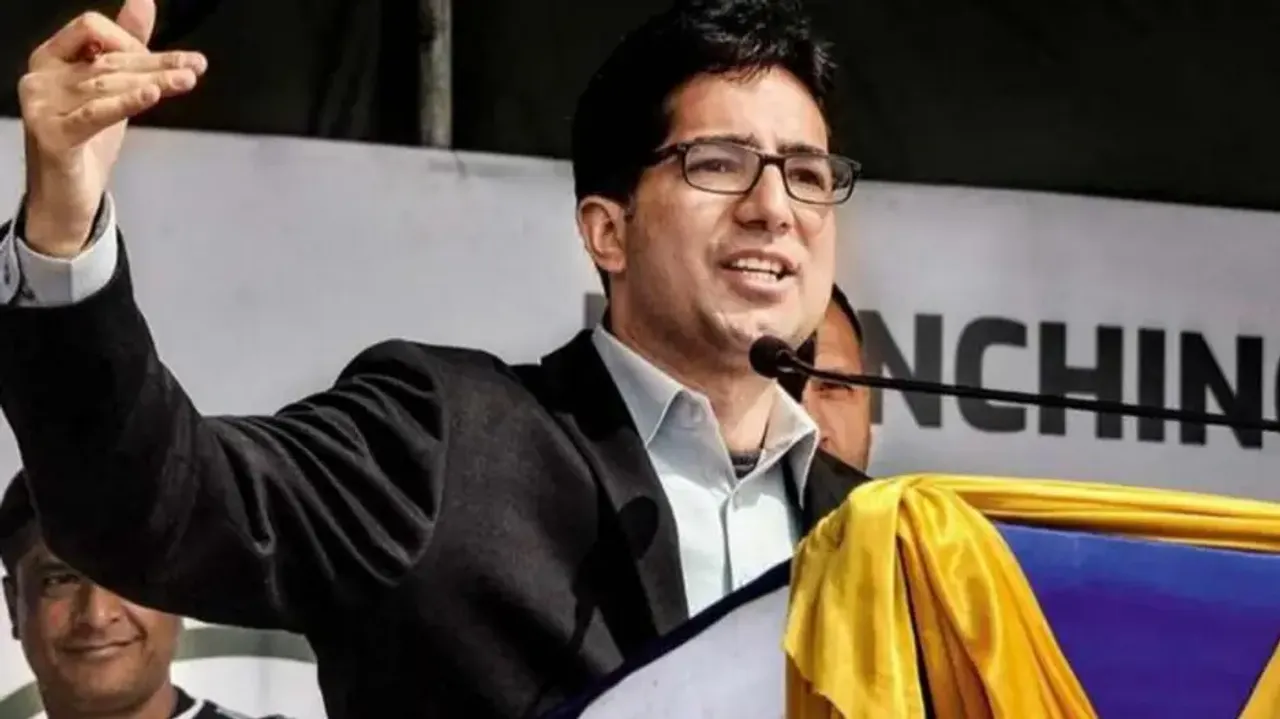 IAS Officer Shah Faesal