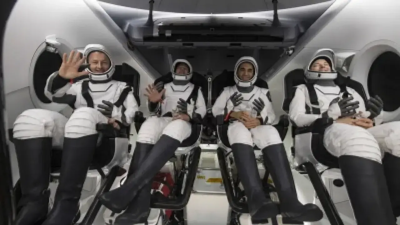 SpaceX successfully returns NASA, ESA astronauts from space station