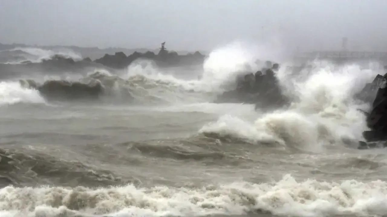 Cyclone Asani latest updates