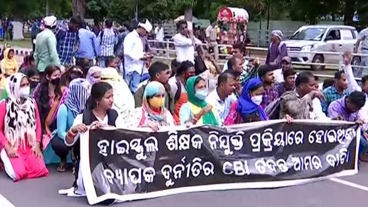 OSSTET aspirants stage protest in Bhubaneswar, demand CBI inquiry into 'corruption' in teacher recru