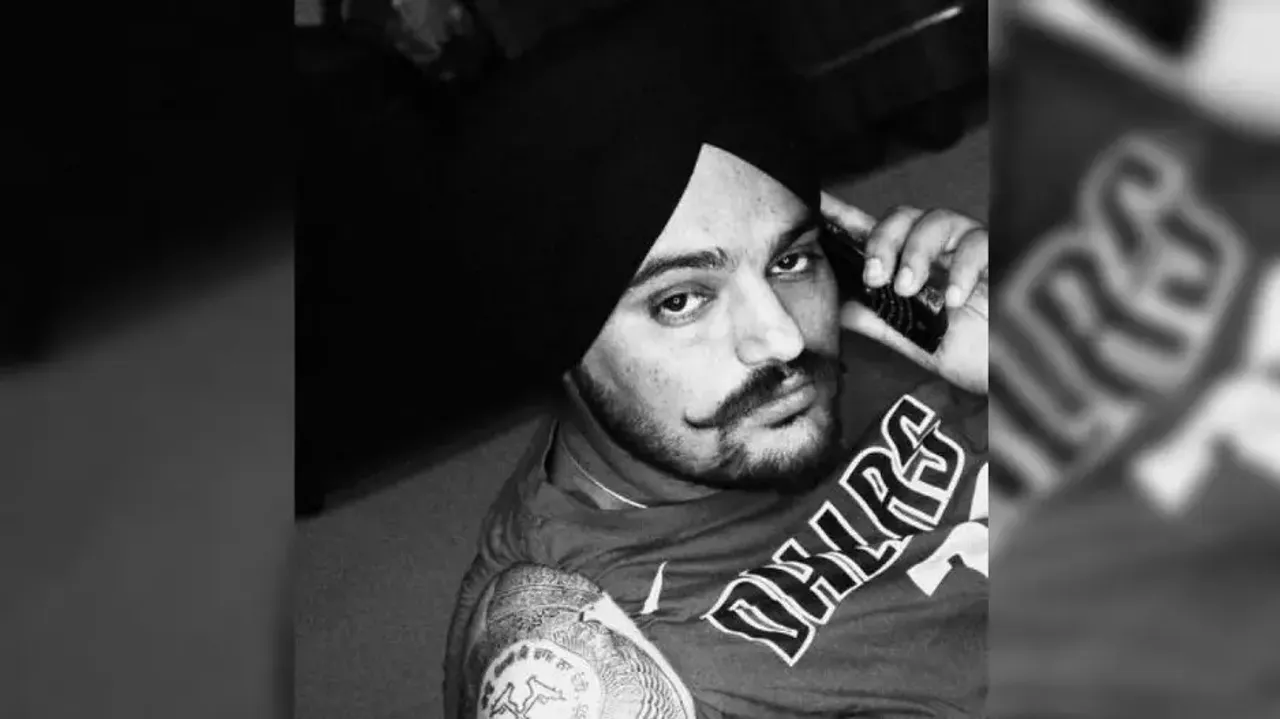 Moosewala's last rites on Tuesday, several mourners gather at his residence