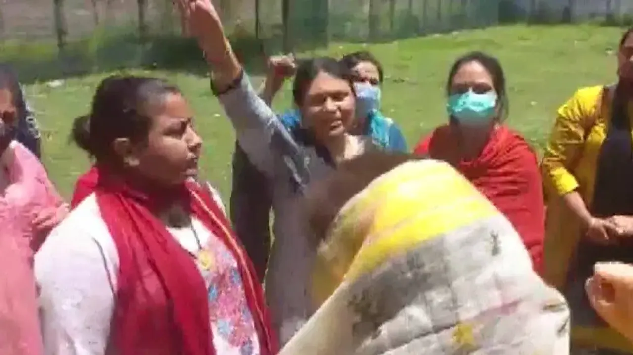 Terrorists kill Hindu teacher in J&K's Kulgam; Kashmiri Pandits threaten mass migration from valley