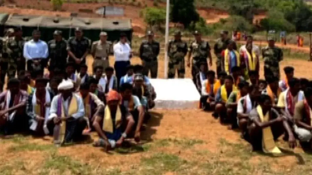 50 Maoist sympathisers surrender before Odisha police