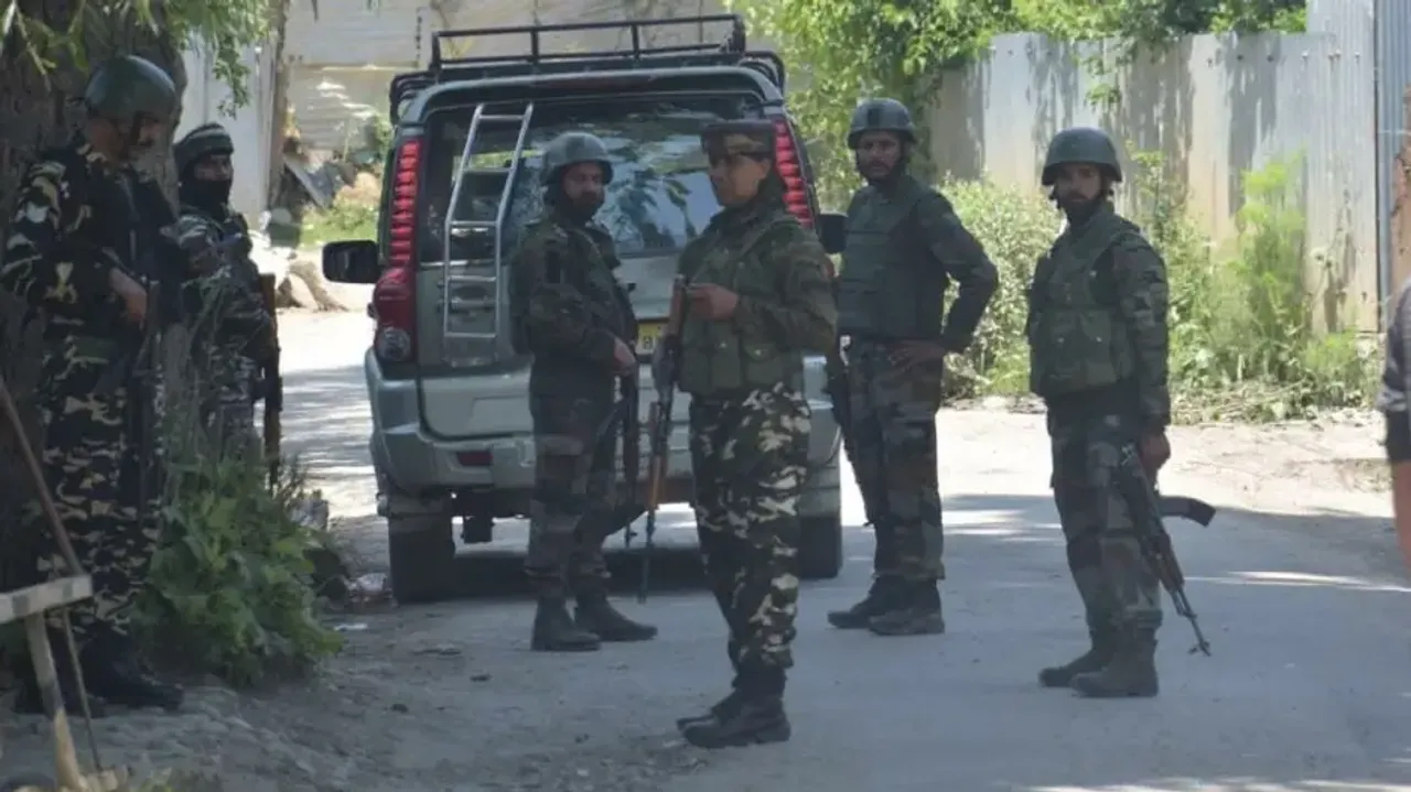 Pakistani among 2 LeT terrorists neutralised in Srinagar, 5 cops injured