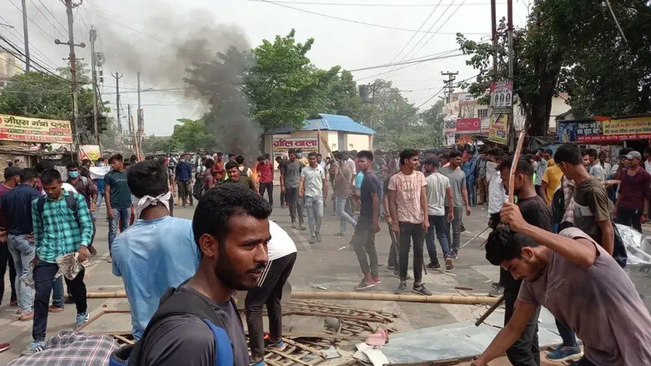 Protest against Centre's Agnipath scheme