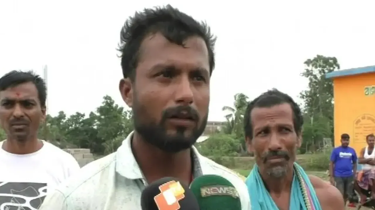 Kendrapara villagers fume over poor quality Kalyan Mandap construction work 
