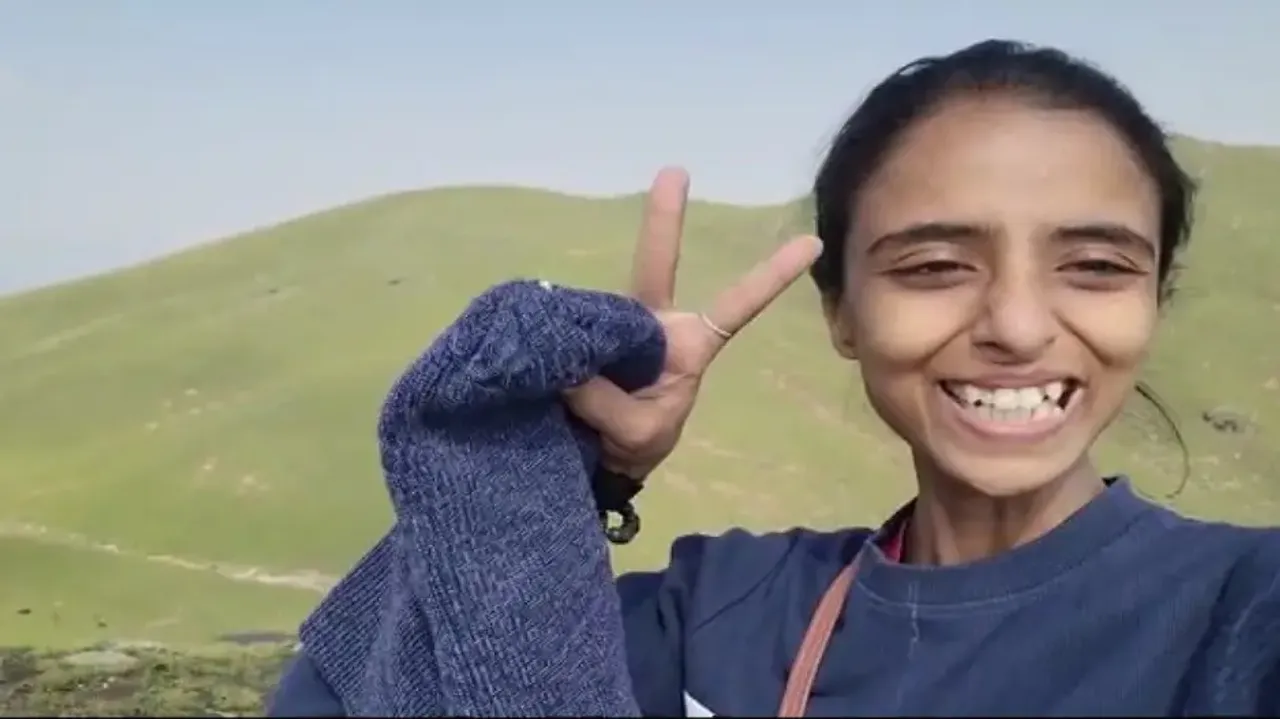Cancer survivor Swagatika climbs Dayara Bugyal mountain to boost morale of cancer victims 