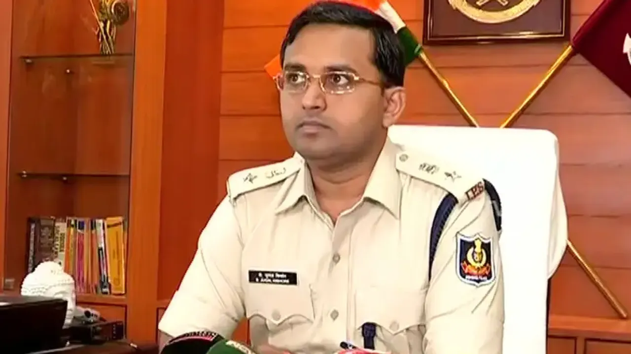 Man's Suicide Bid in front of police station