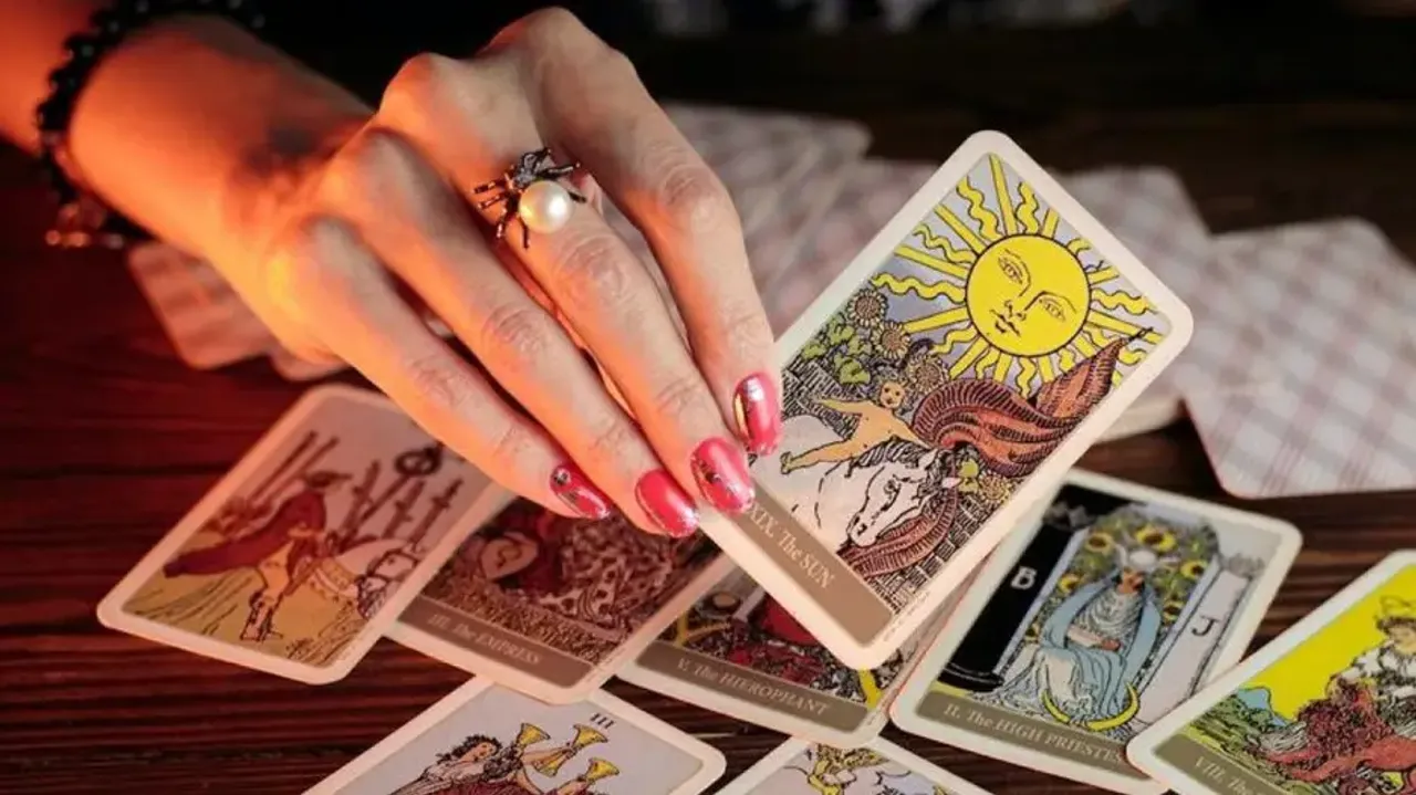 Tarot card prediction
