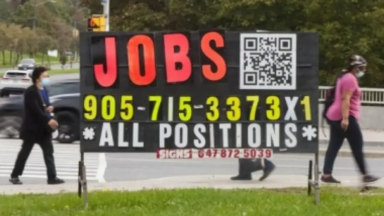 Job vacancies in Canada reached 1 mn in April