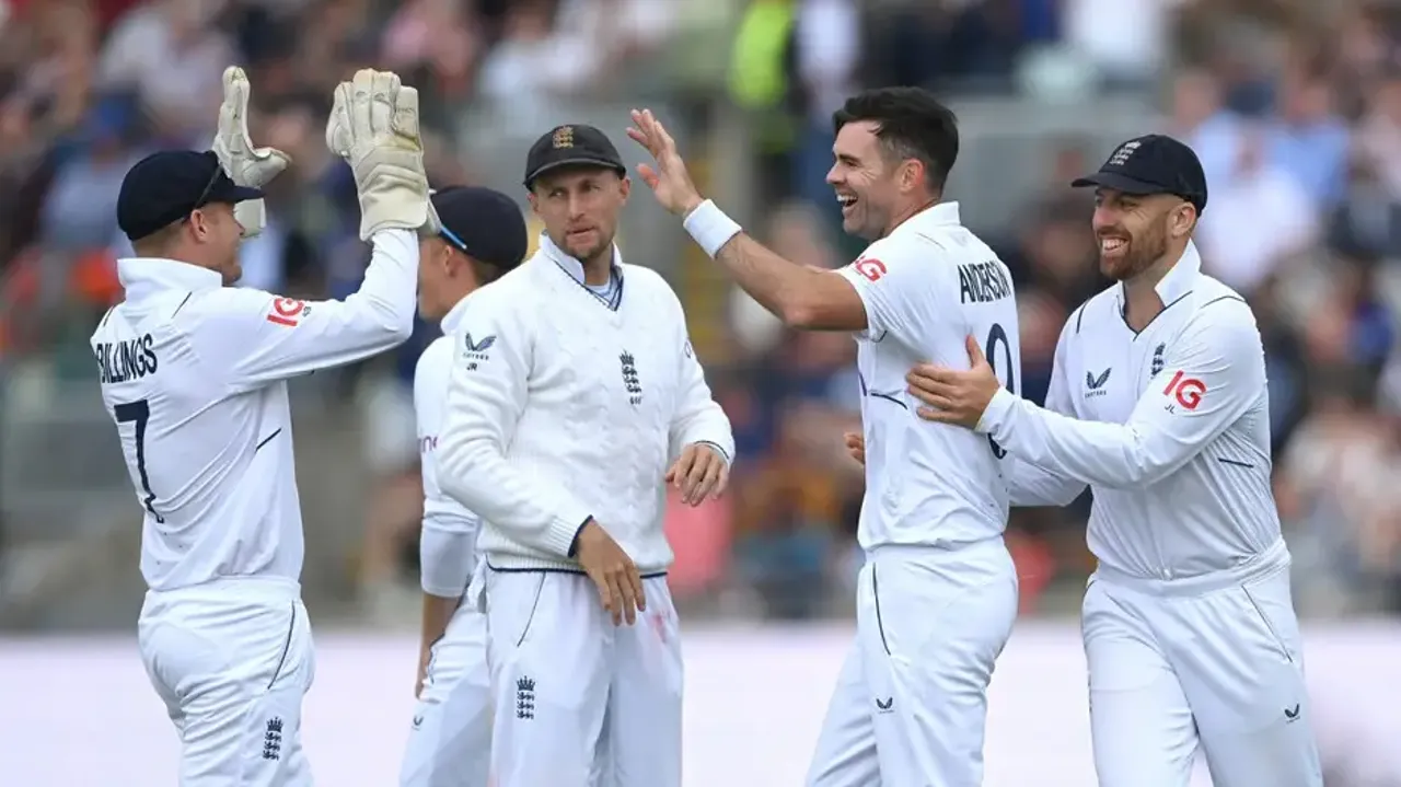 ENG v IND, 5th Test: Rain brings early lunch after Anderson removes India's openers