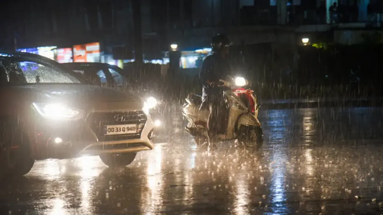 Low pressure alert: Odisha govt issues advisory to Collectors in view of heavy rain