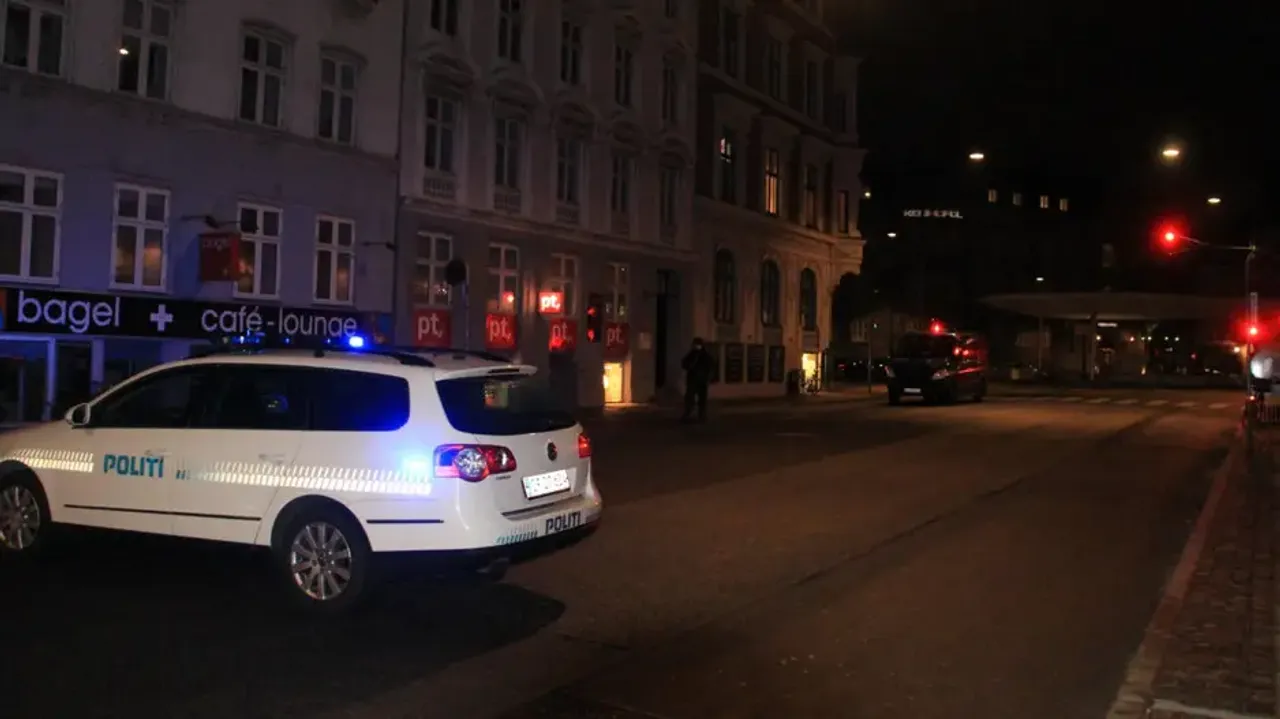 3 dead in Copenhagen shopping mall shooting