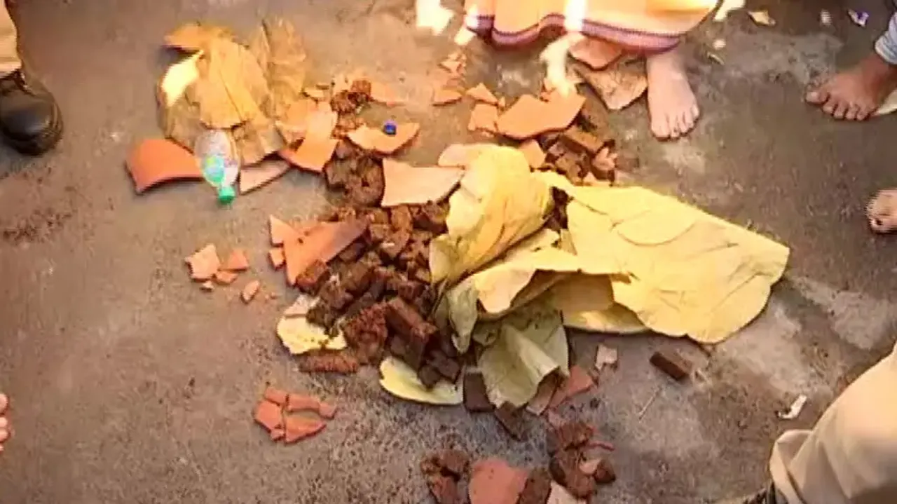 Poda Pitha Handi Broken In Scuffle