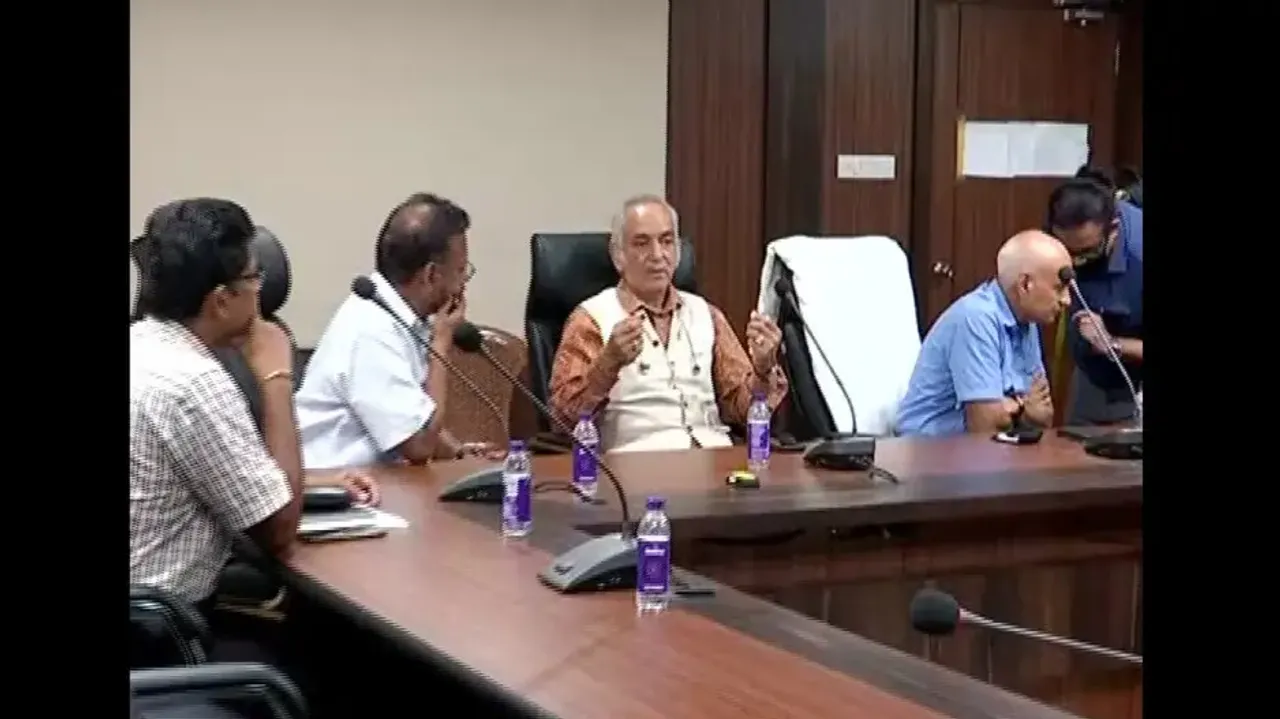 Gajapati Maharaja reviews Srimandir Parikrama project work