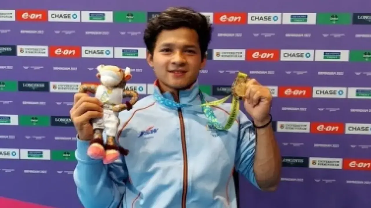 Jeremy Lalrinnunga with his gold medal