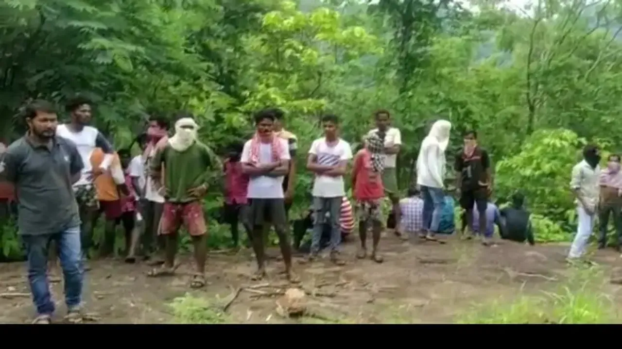 Man kills girlfriend, hangs her from a tree