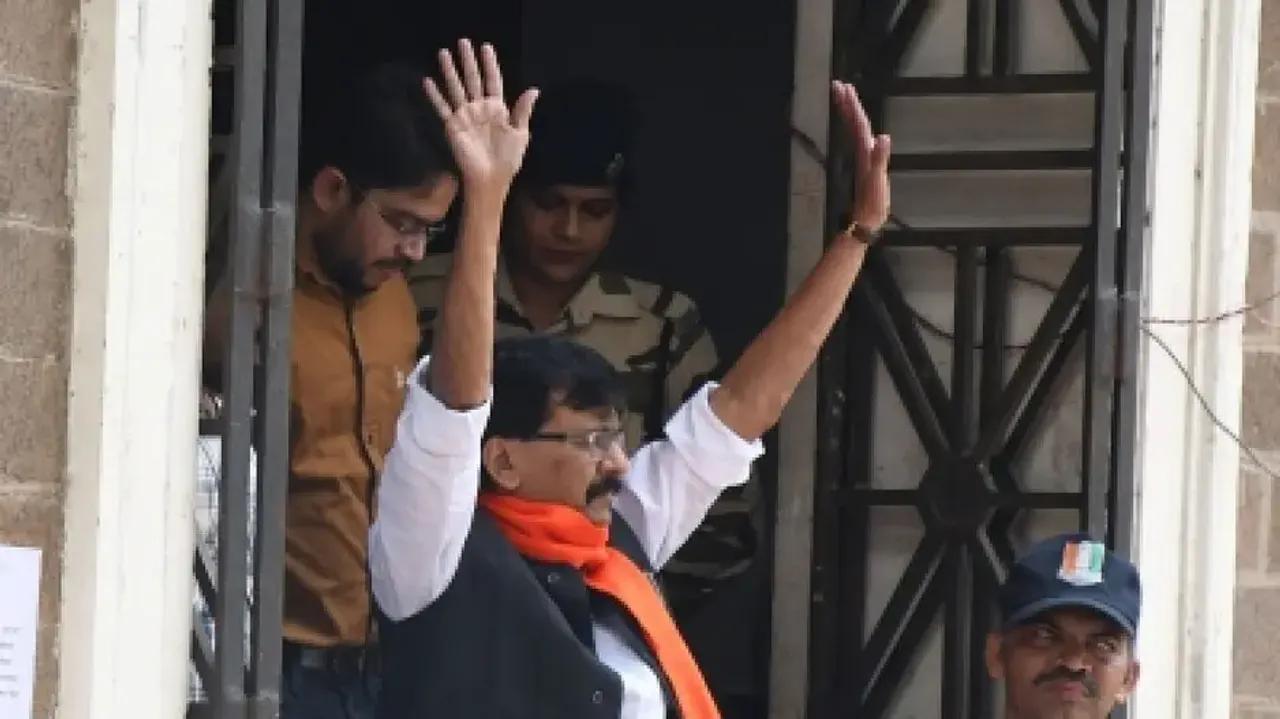 Sanjay Raut leaving ED office