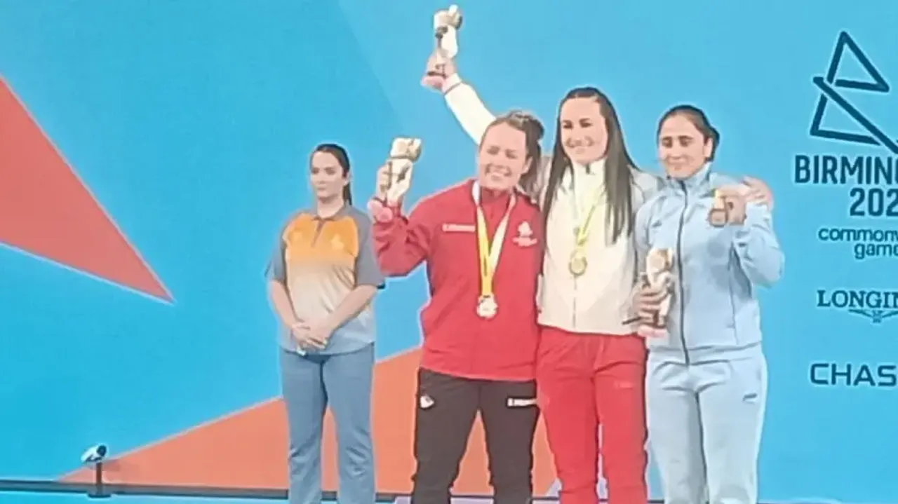 Harjinder wins bronze in women's 71kg weightlifting