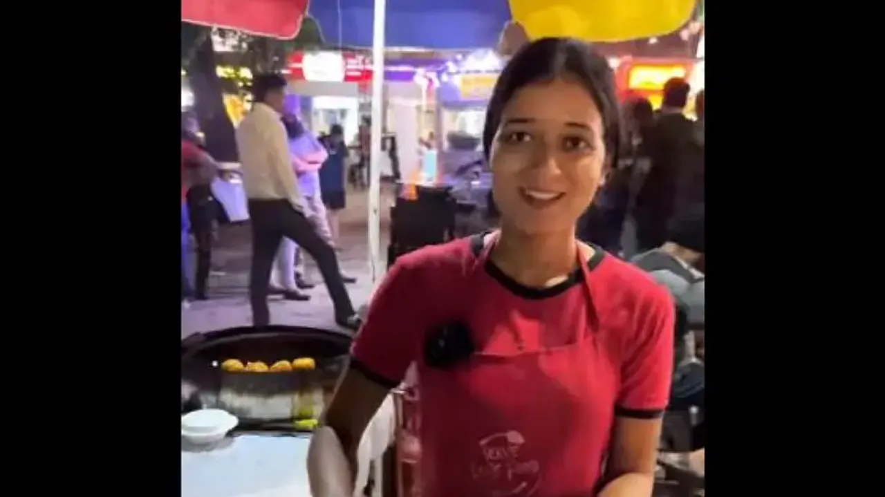 Girl selling 'Golgappe'