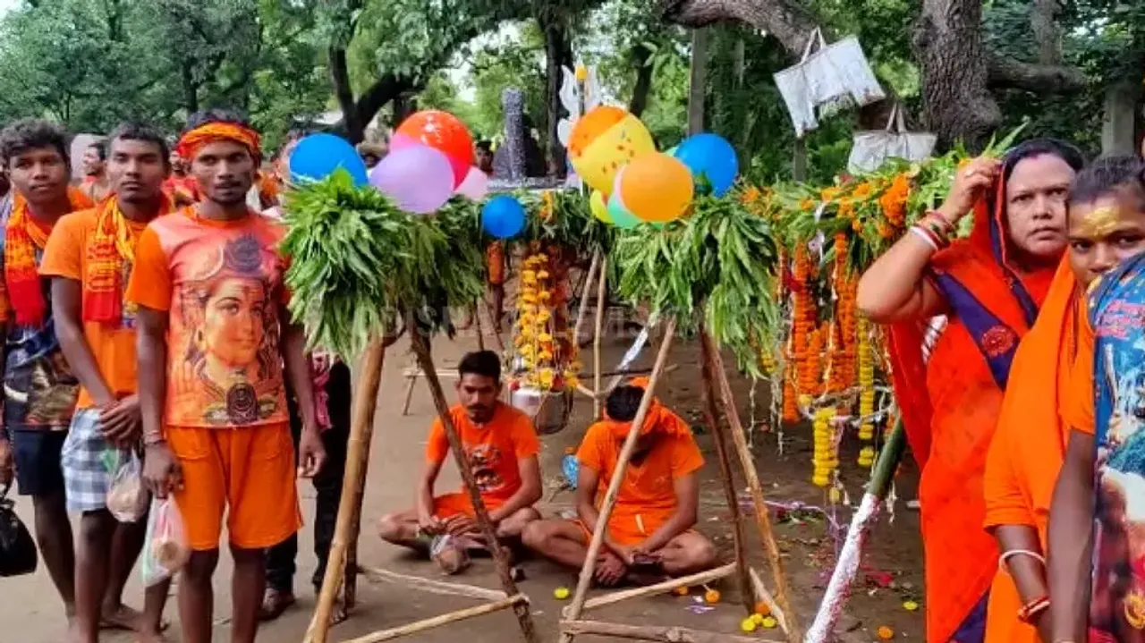 Devotees throng Shiva shrines in Odisha on last 'Shravan Somvar' 