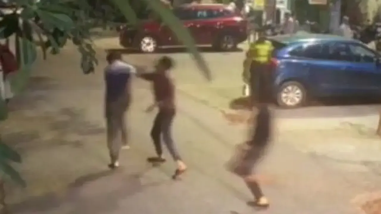 Man stabbed to death in full public view in Delhi