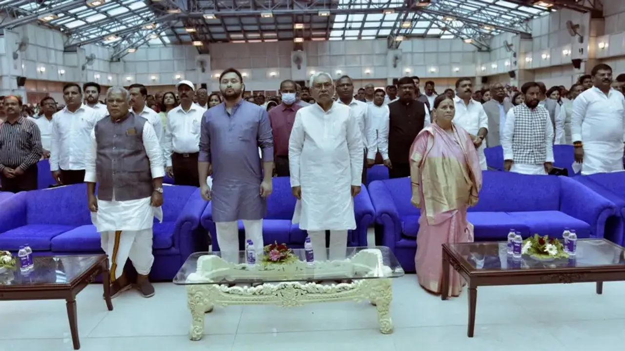 Nitish Kumar distributes portfolios, retains home and general administration
